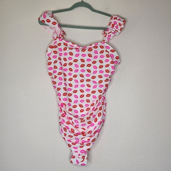 Pink Desert x Sassy Red Lipstick One Piece XXL NWT - Picture 3 of 9